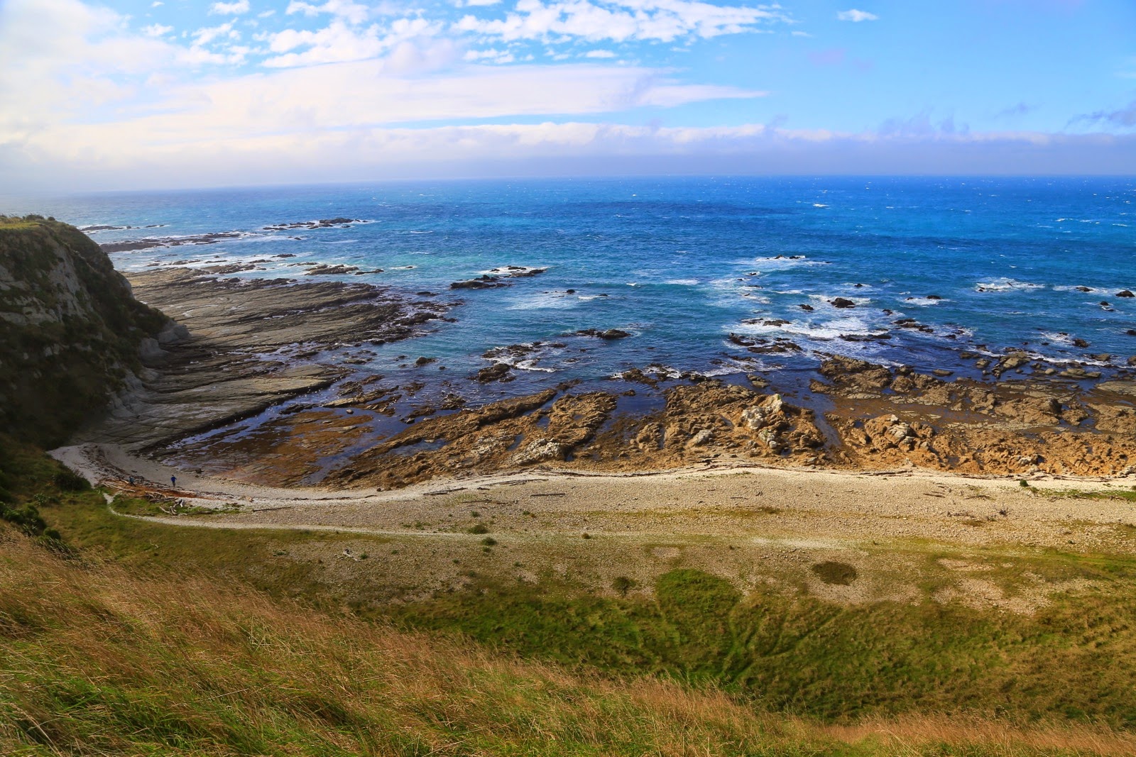 Baie rocheuse vue de la falaise