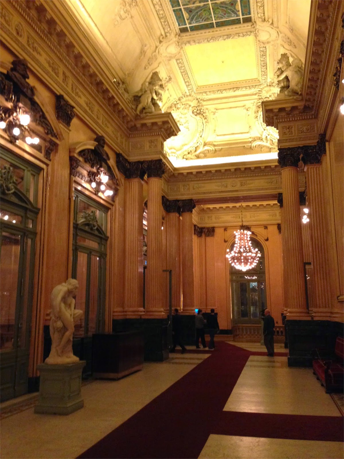 Foyer doré du théâtre