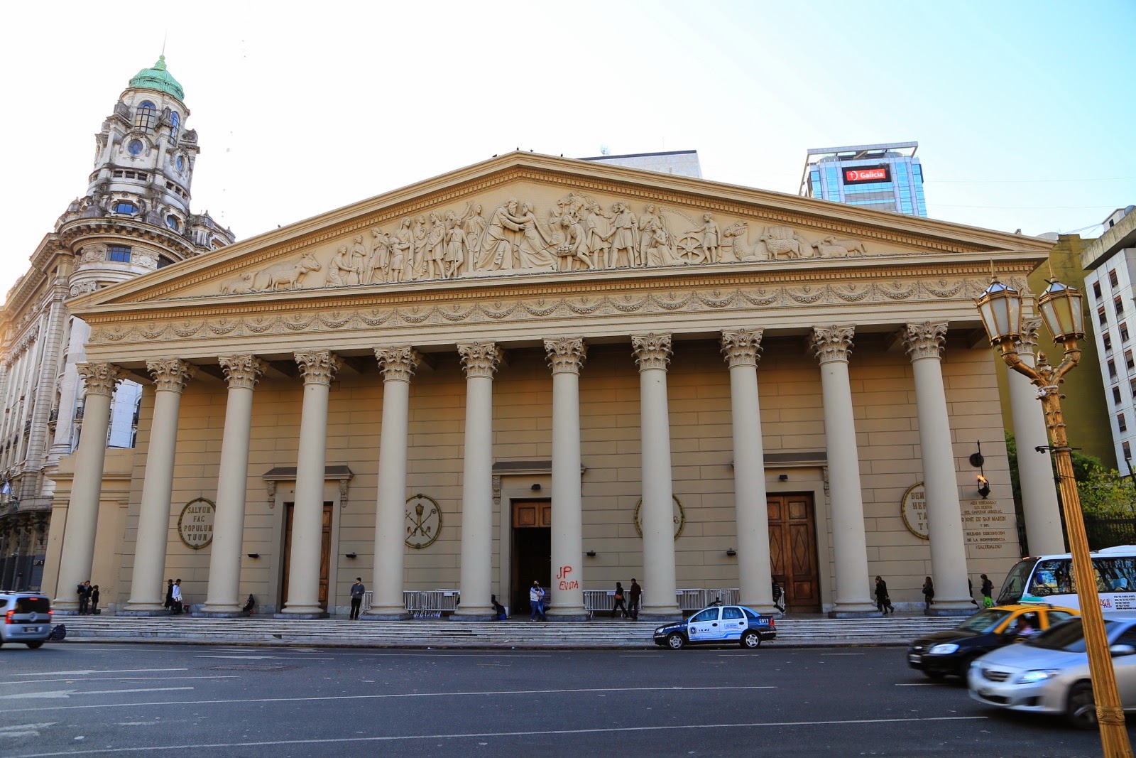 Le portique néoclassique de la Catedral Metropolitana
