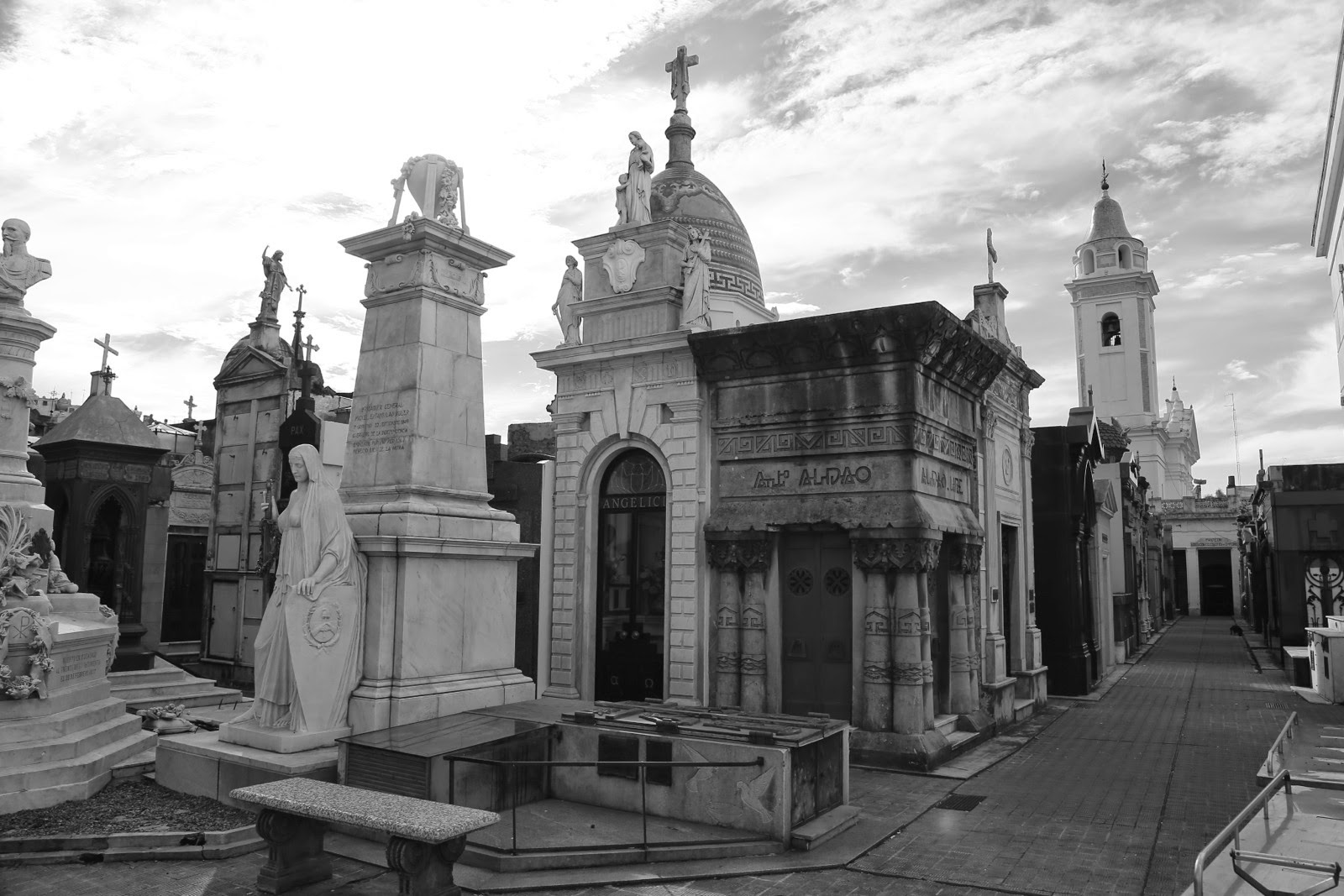 Mausolées en noir et blanc