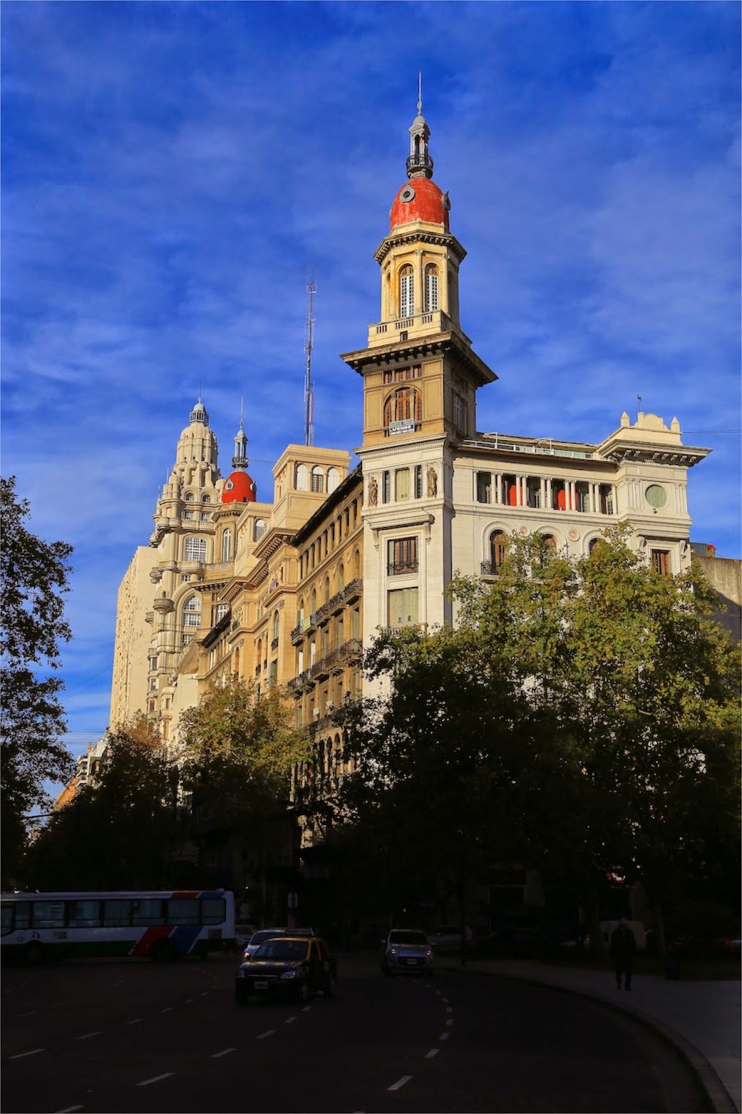 Tours et façades du quartier