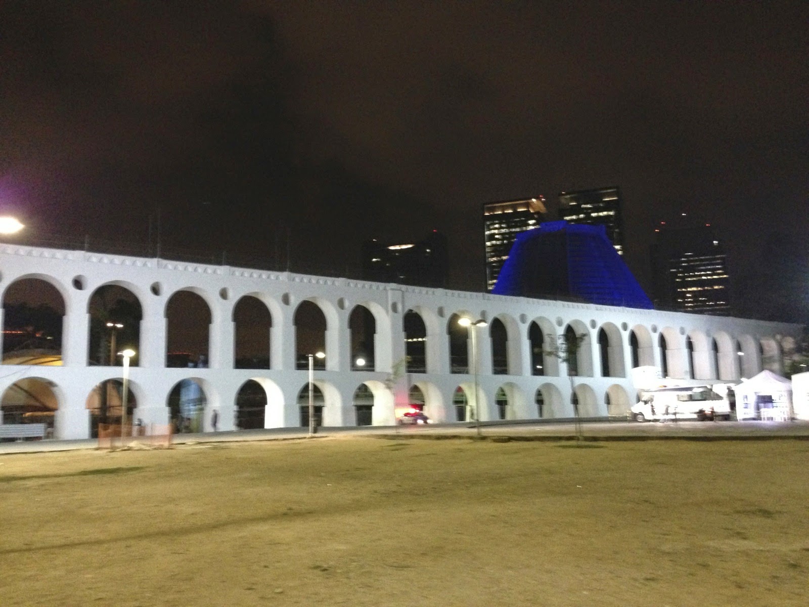 Les arches de Lapa éclairées la nuit