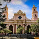 La cathédrale de Salta et ses palmiers