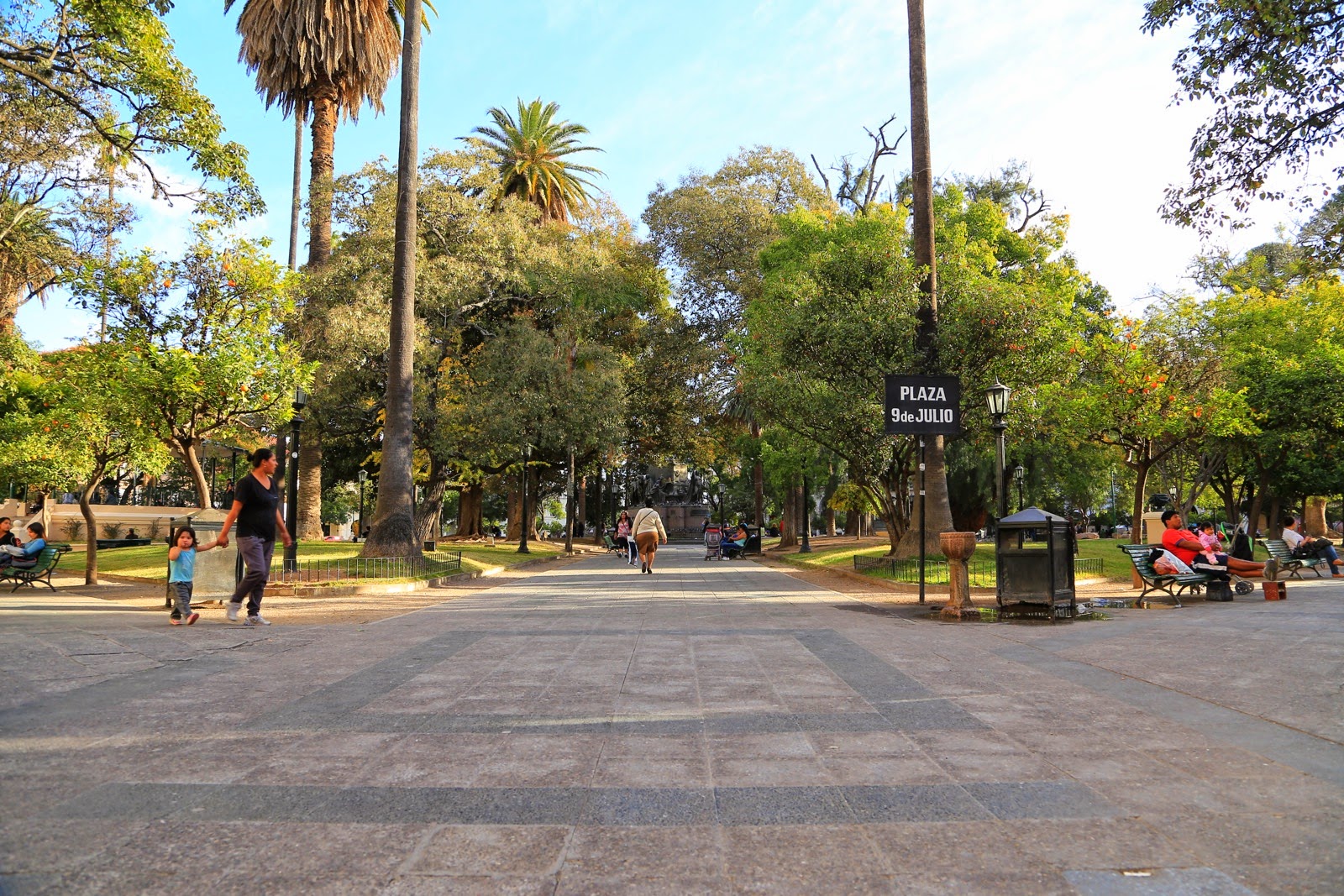 Allées de la Plaza 9 de Julio