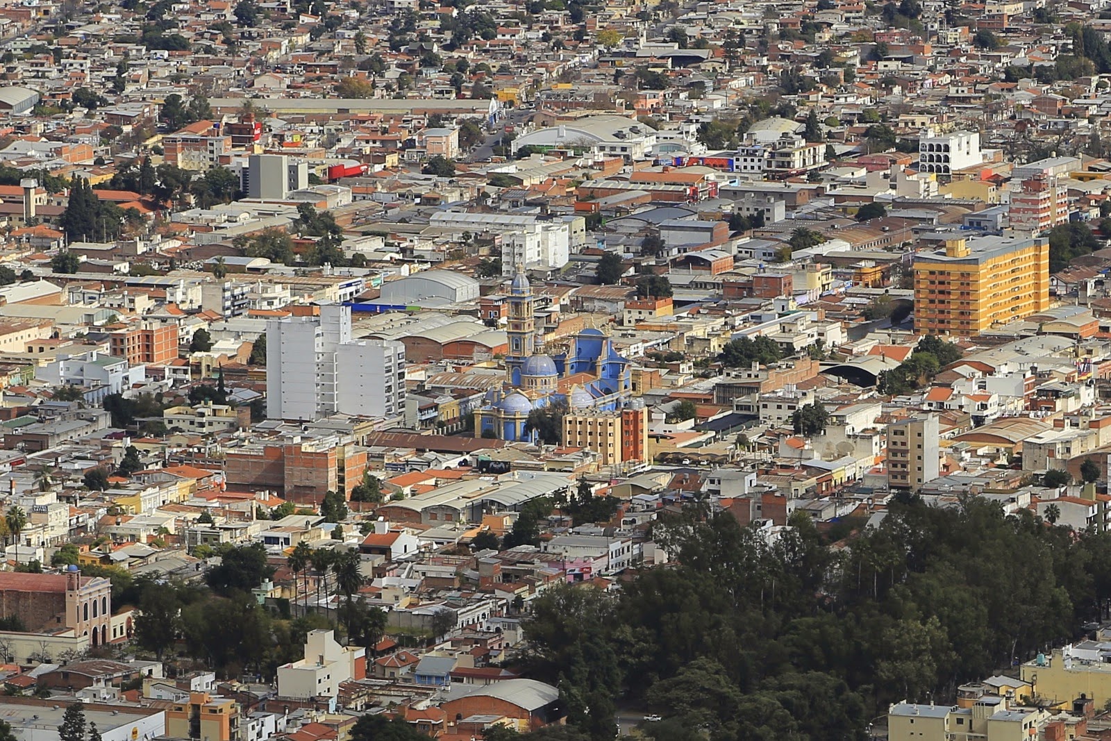 Toits de la ville vus d’en haut