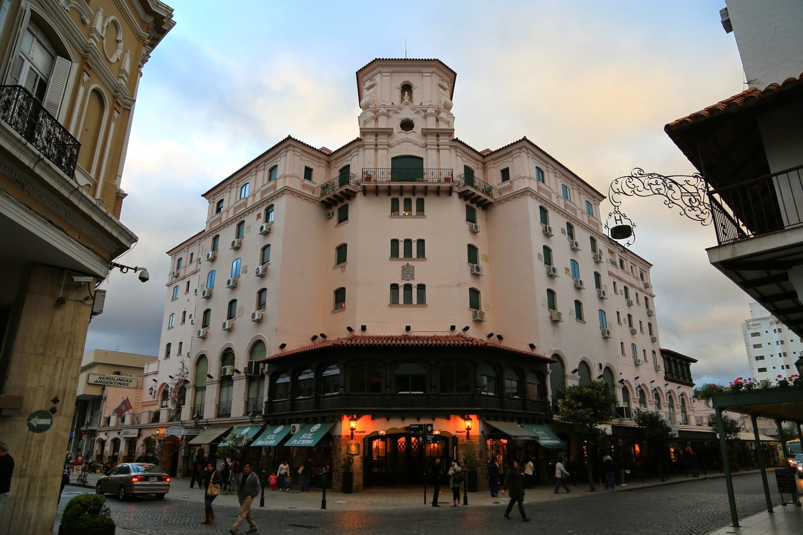 Façade d’un hôtel ancien