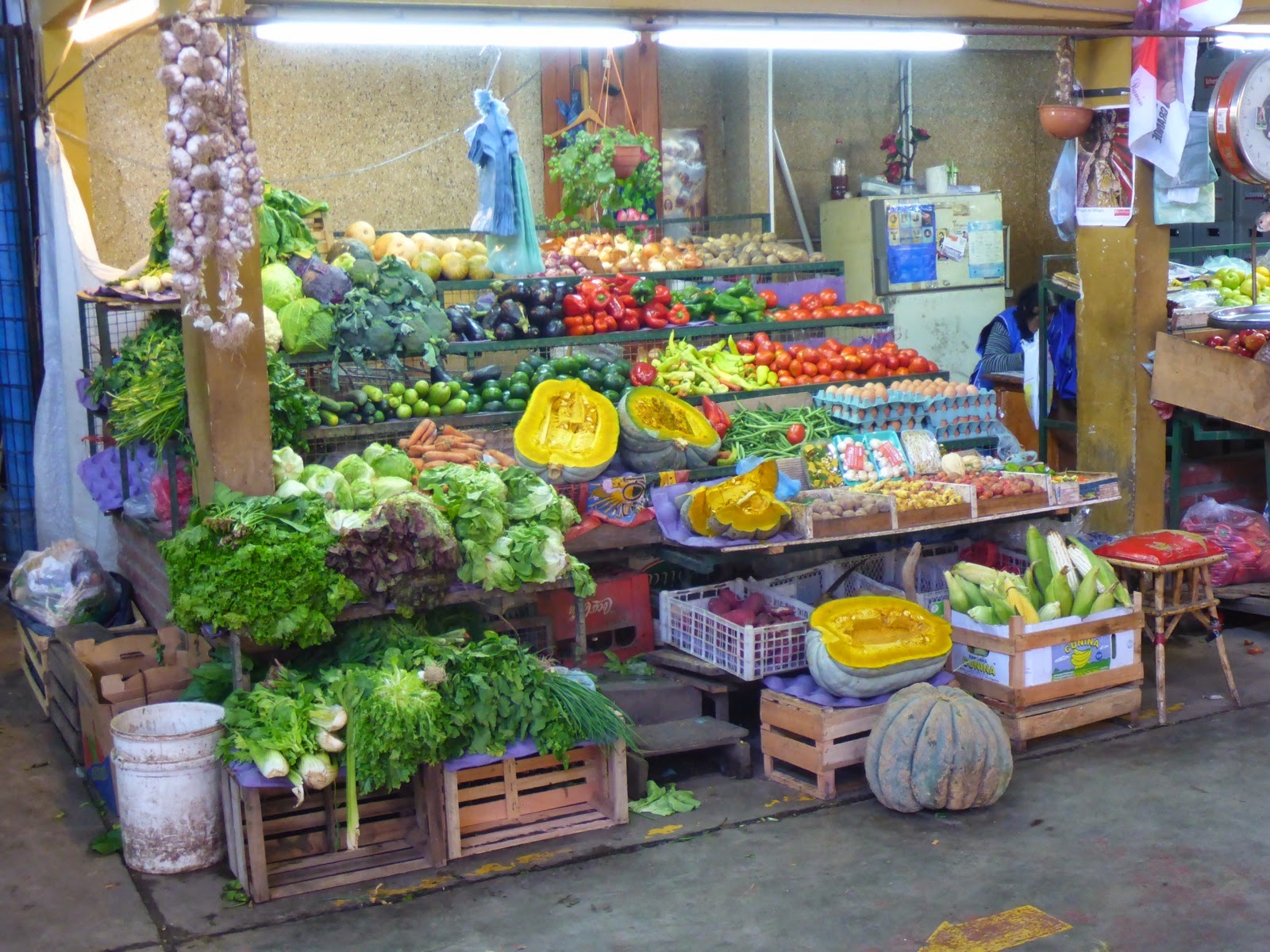 Étal de légumes du marché couvert
