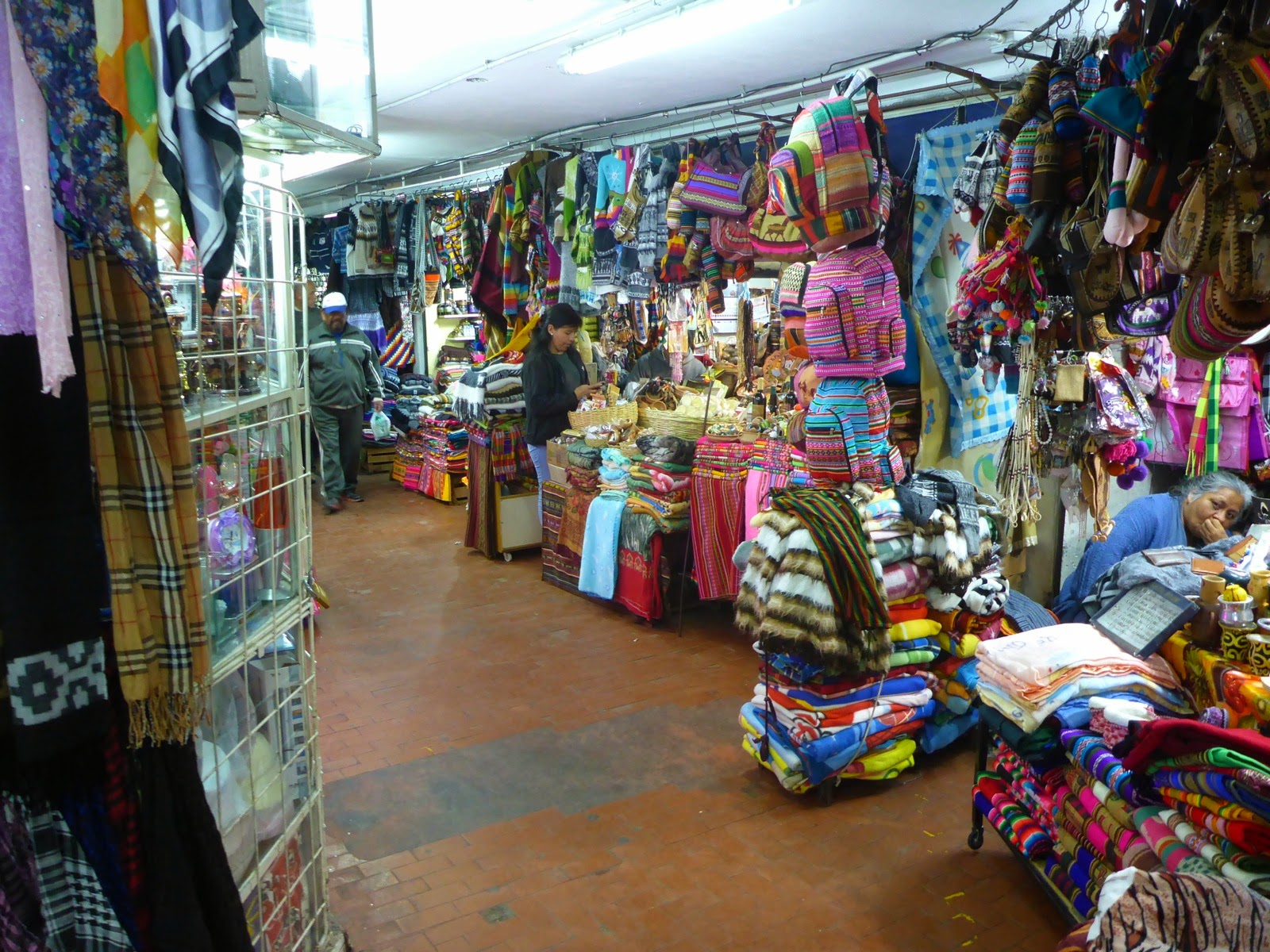 Boutique de souvenirs colorés