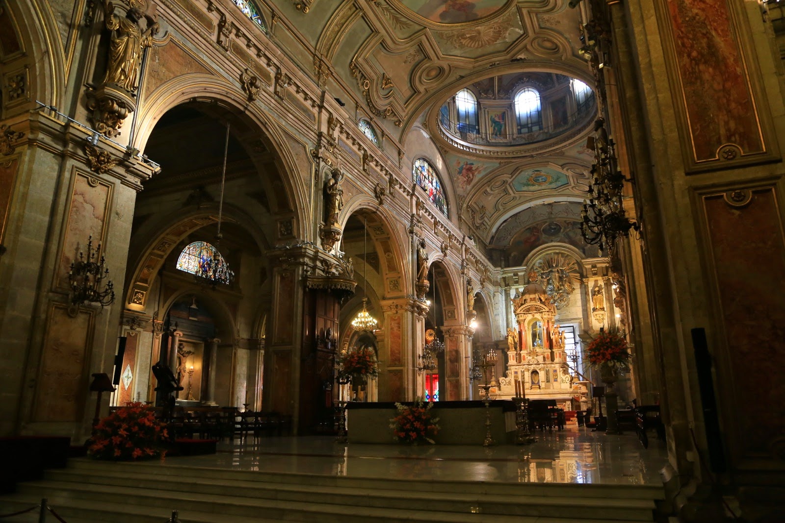 Intérieur doré de la Catedral Metropolitana
