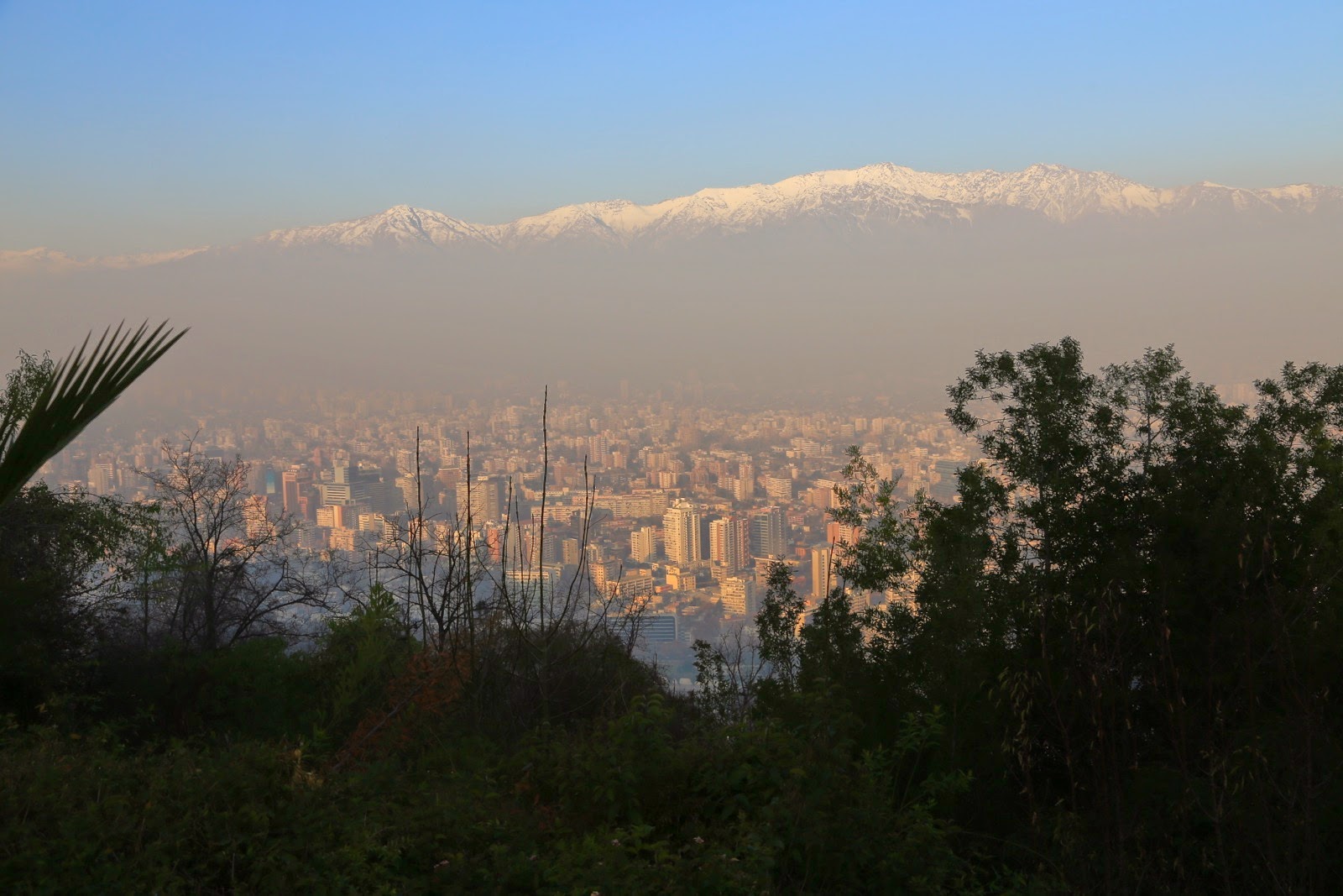 Santiago et les Andes depuis le Cerro San Cristobal