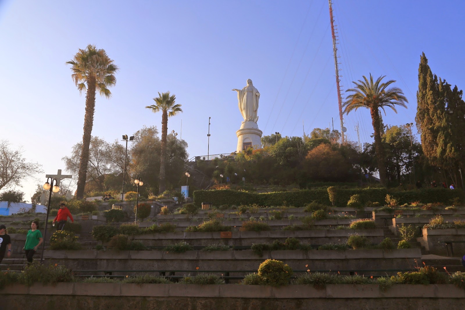 Statue de la Vierge au sommet du Cerro San Cristobal