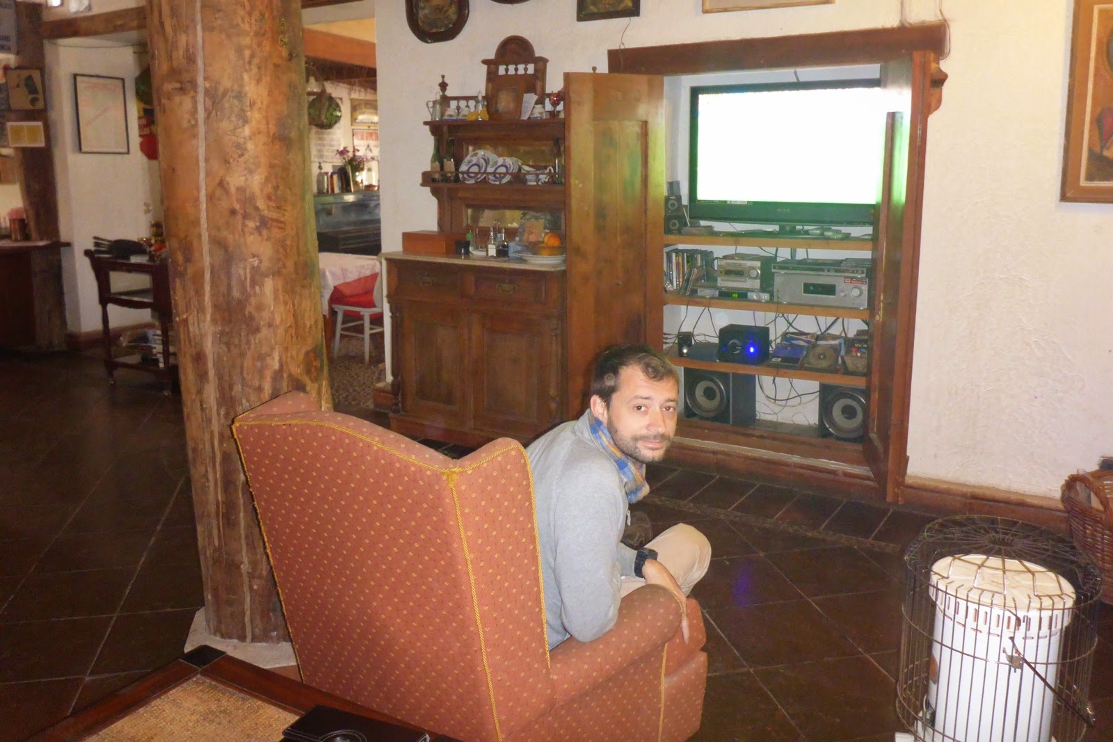 Match à regarder dans le salon de l’hôtel