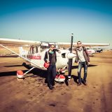 Devant le petit avion avant le survol des lignes de Nazca