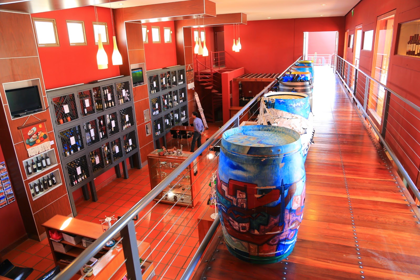 Salle moderne du Museo de la Vid y El Vino