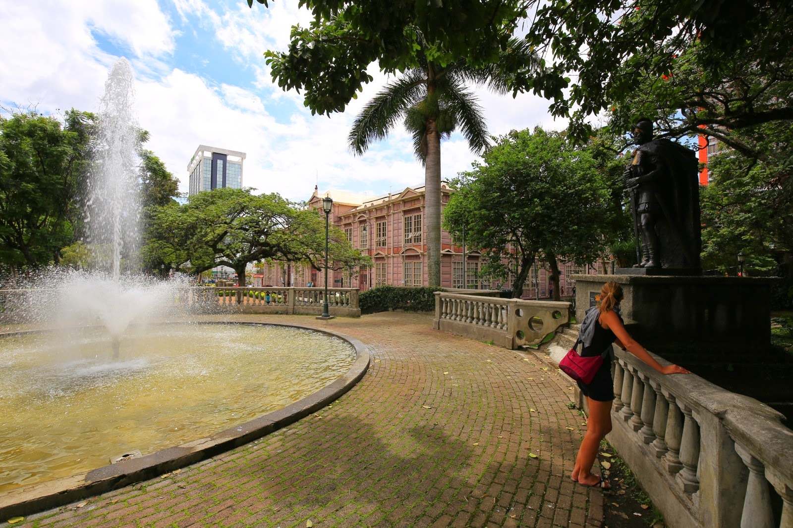 Une fontaine dans un parc de San José
