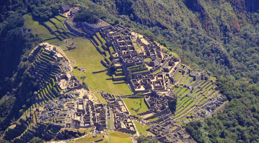 La citadelle inca vue depuis le sommet de la Montaña