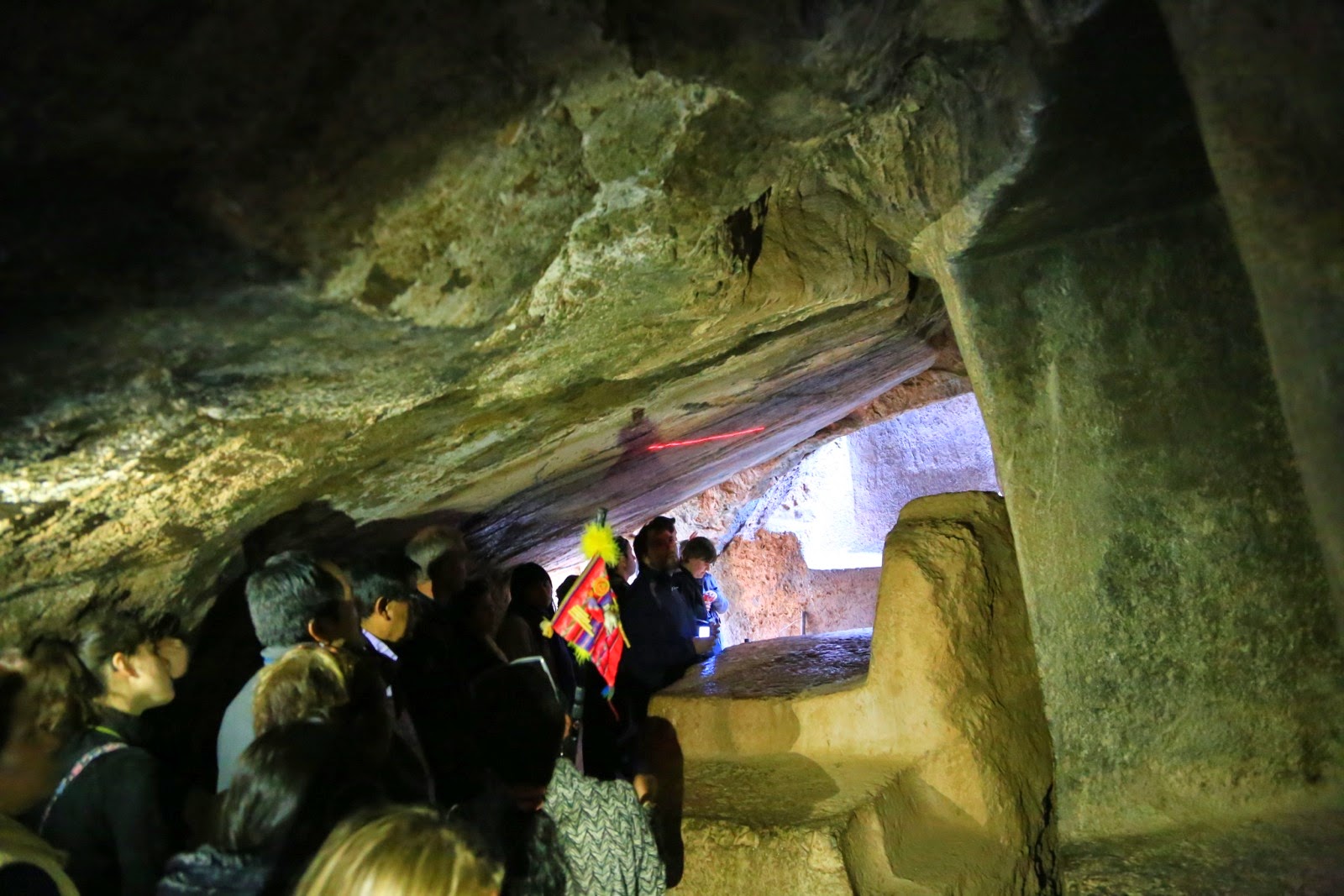 Autel dans la grotte de Q’enqo