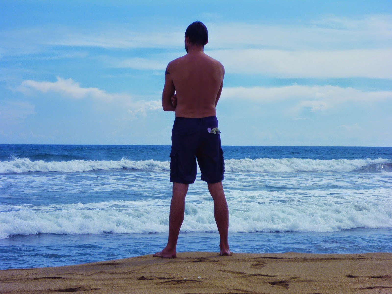 Face aux vagues du Pacifique