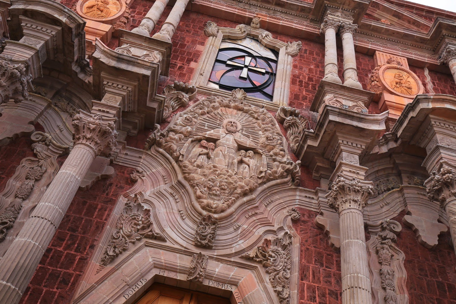 Détail sculpté d’une façade baroque