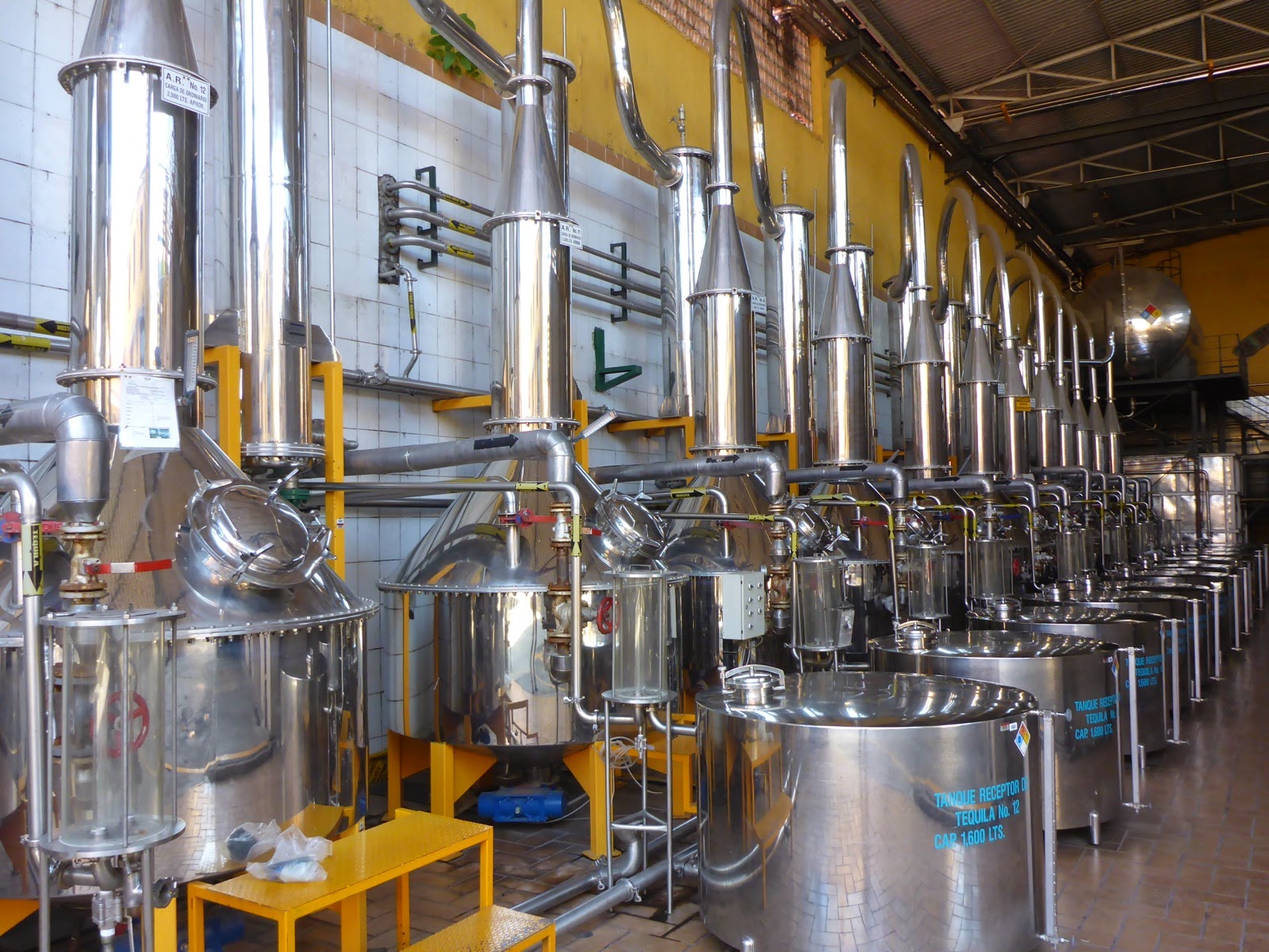 Alambics en inox pour la distillation de la tequila