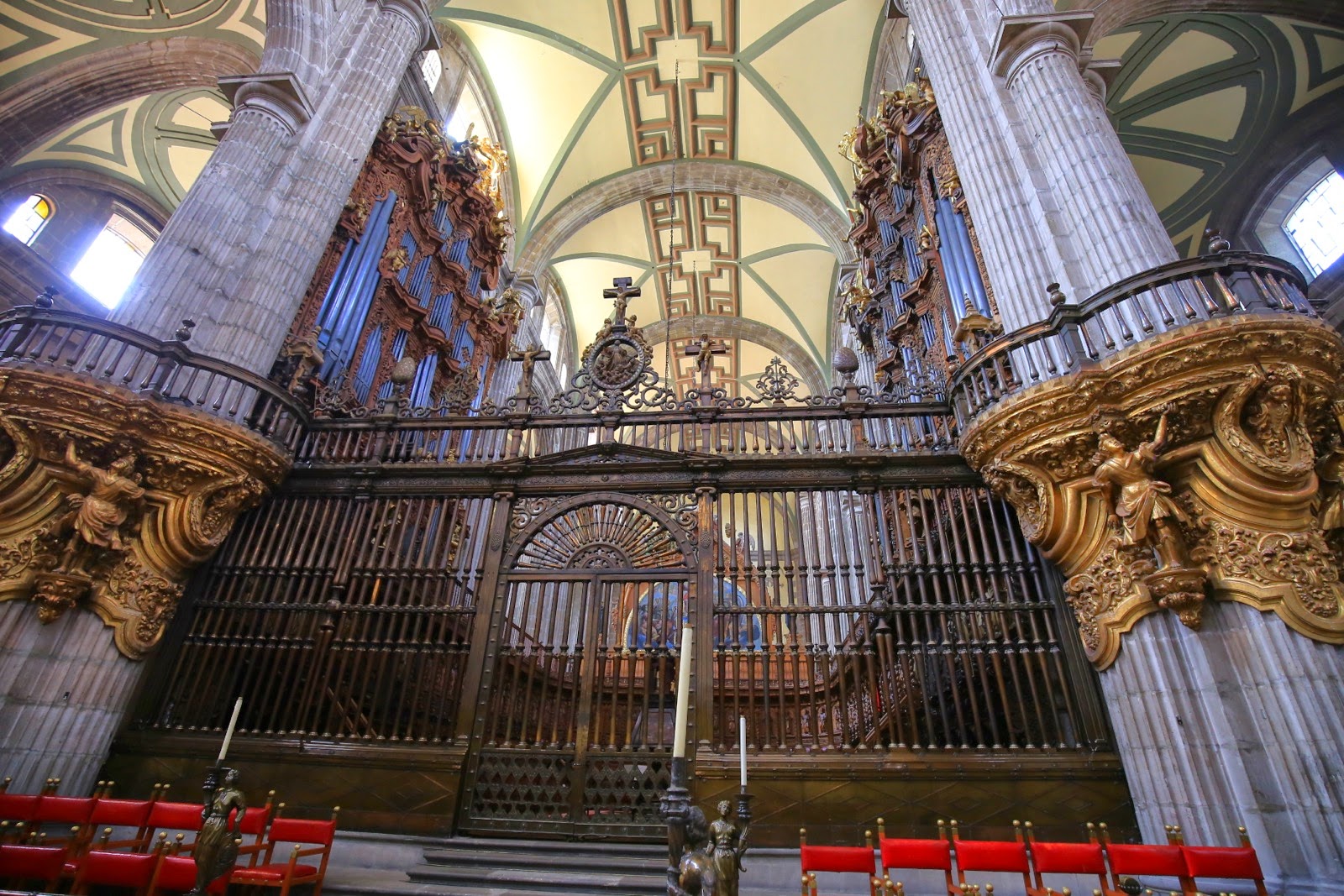 Grille et stalles du chœur de la cathédrale