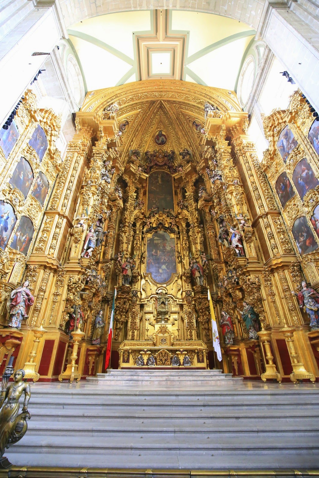 Retable baroque doré de l’Altar de los Reyes