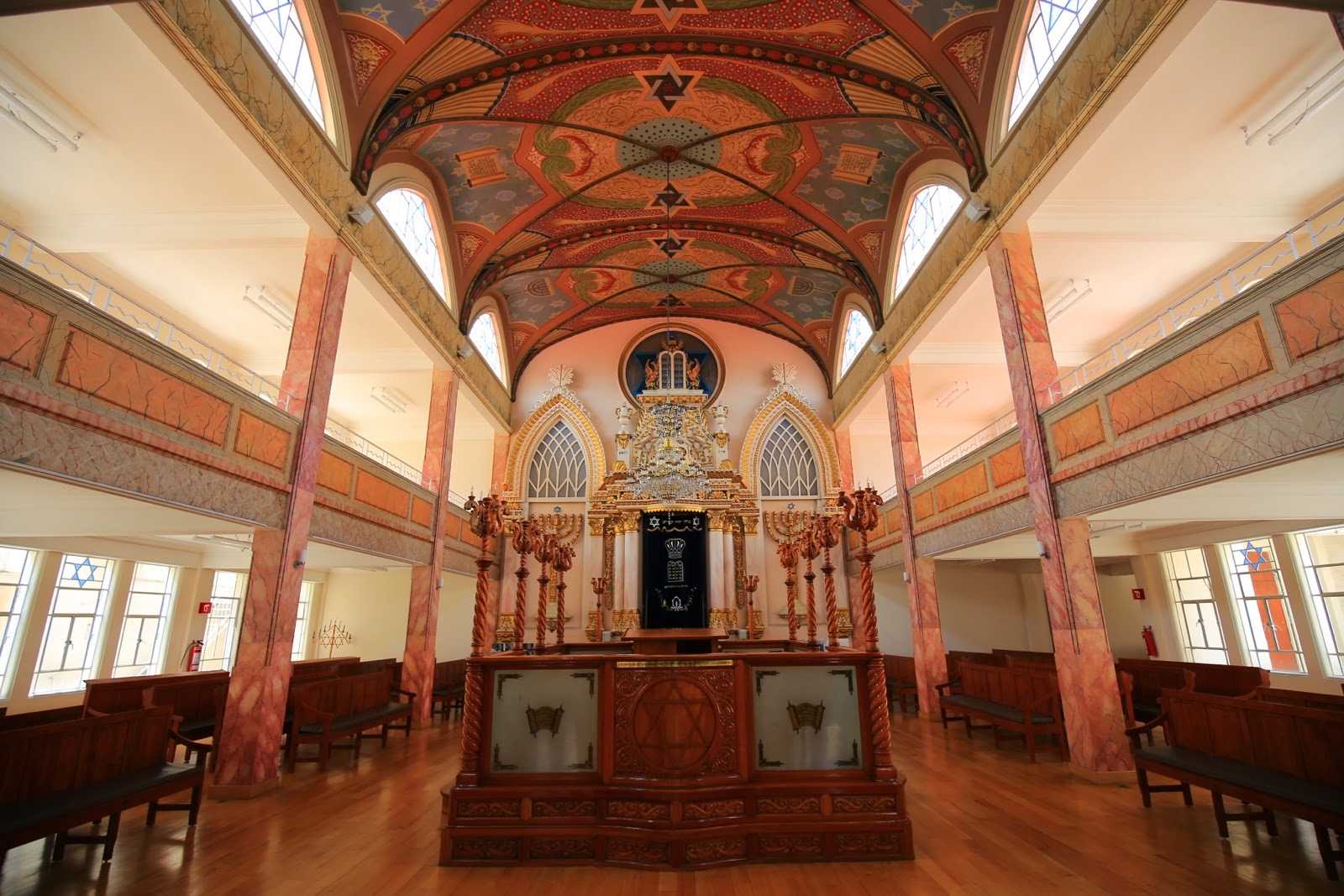 Salle de prière de la synagogue