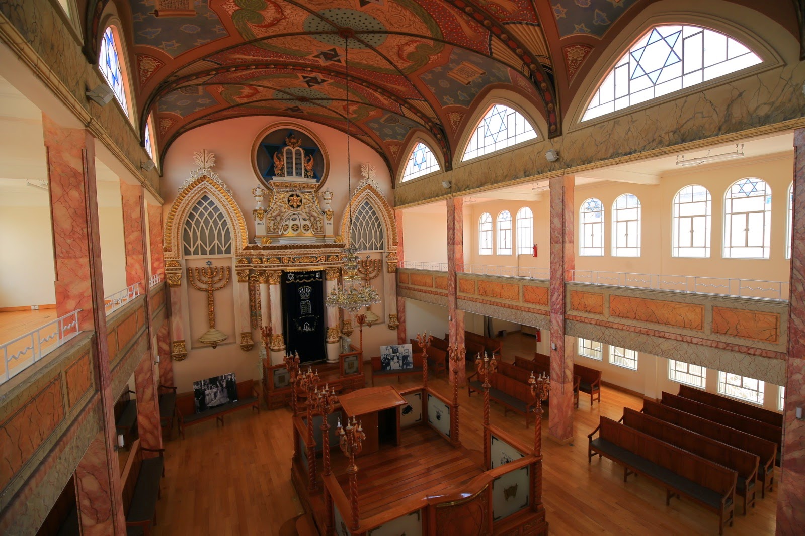 Intérieur de la première synagogue de la ville