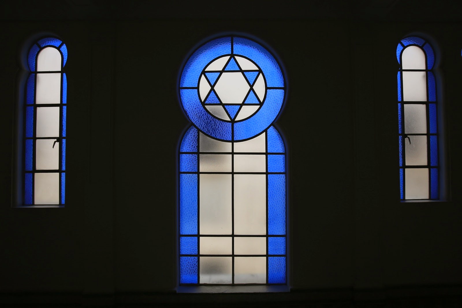 Vitrail à l’étoile de David de la synagogue