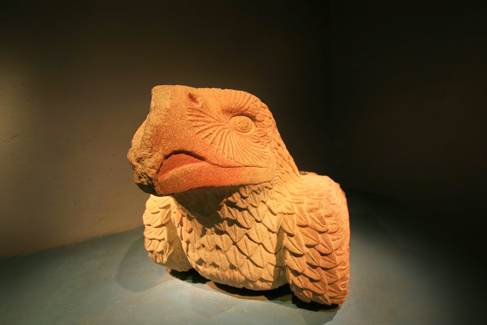 Sculpture d’aigle aztèque au musée