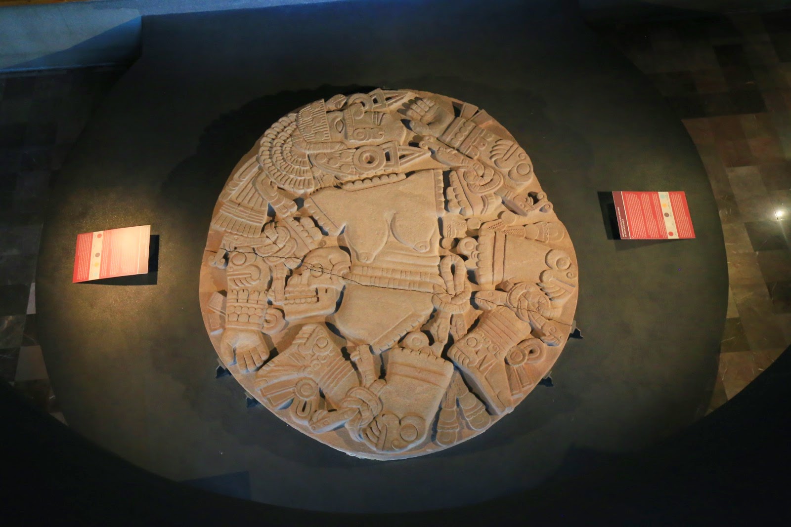 Disque en pierre de Coyolxauhqui, déesse de la lune