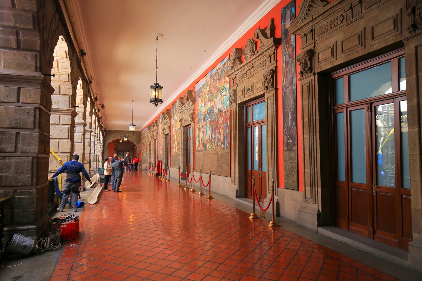 Corridor du premier étage et ses fresques
