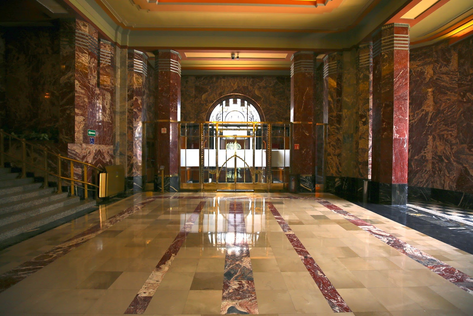 Hall art déco en marbre du Palacio de Bellas Artes
