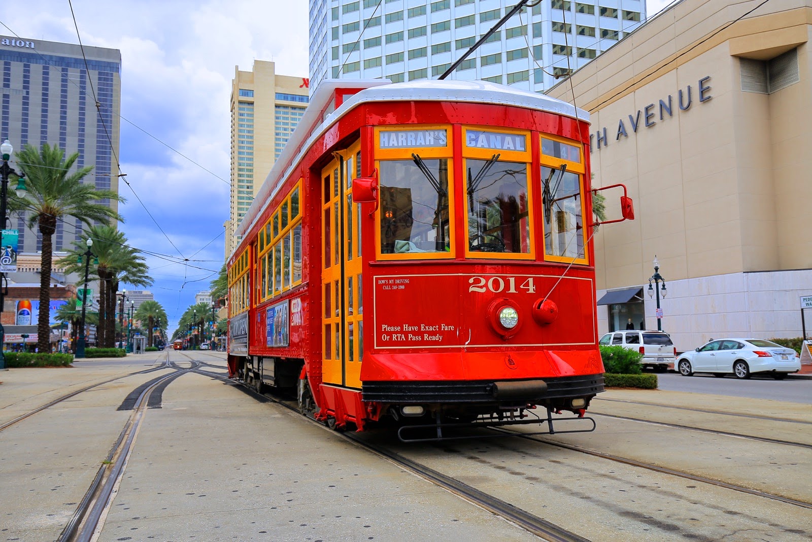 Un streetcar rouge de la ligne de Canal Street, à New Orleans