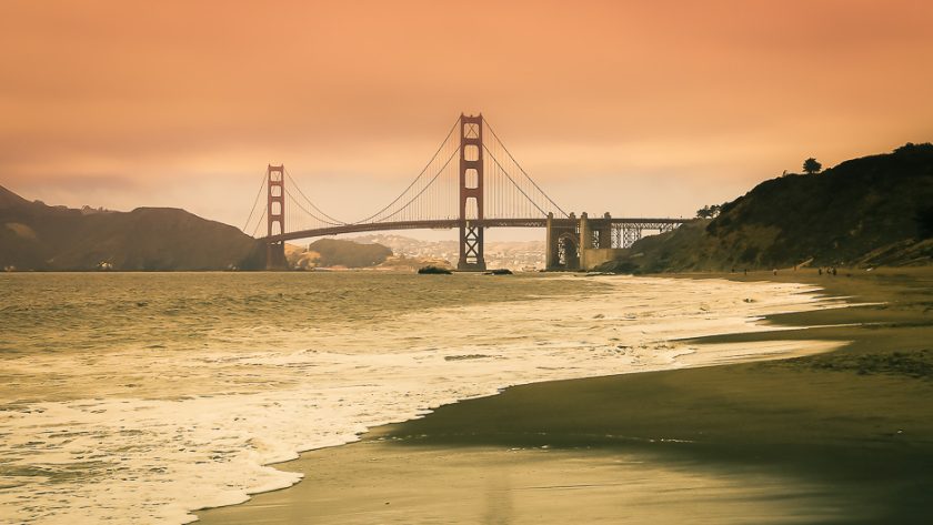 Le Golden Gate Bridge de San Francisco depuis Baker Beach