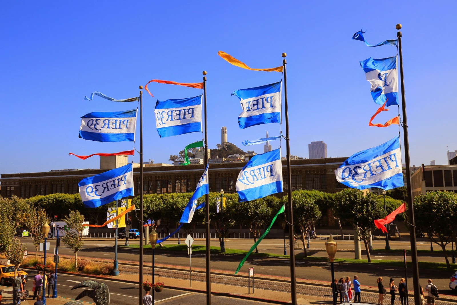 Les drapeaux de Pier 39