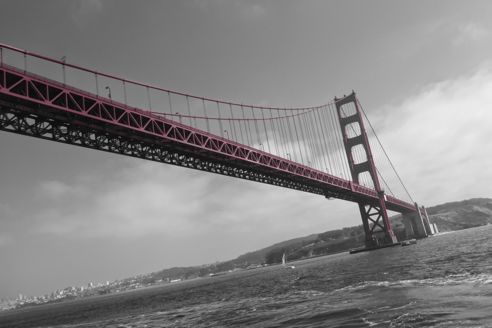Le Golden Gate Bridge en noir et blanc