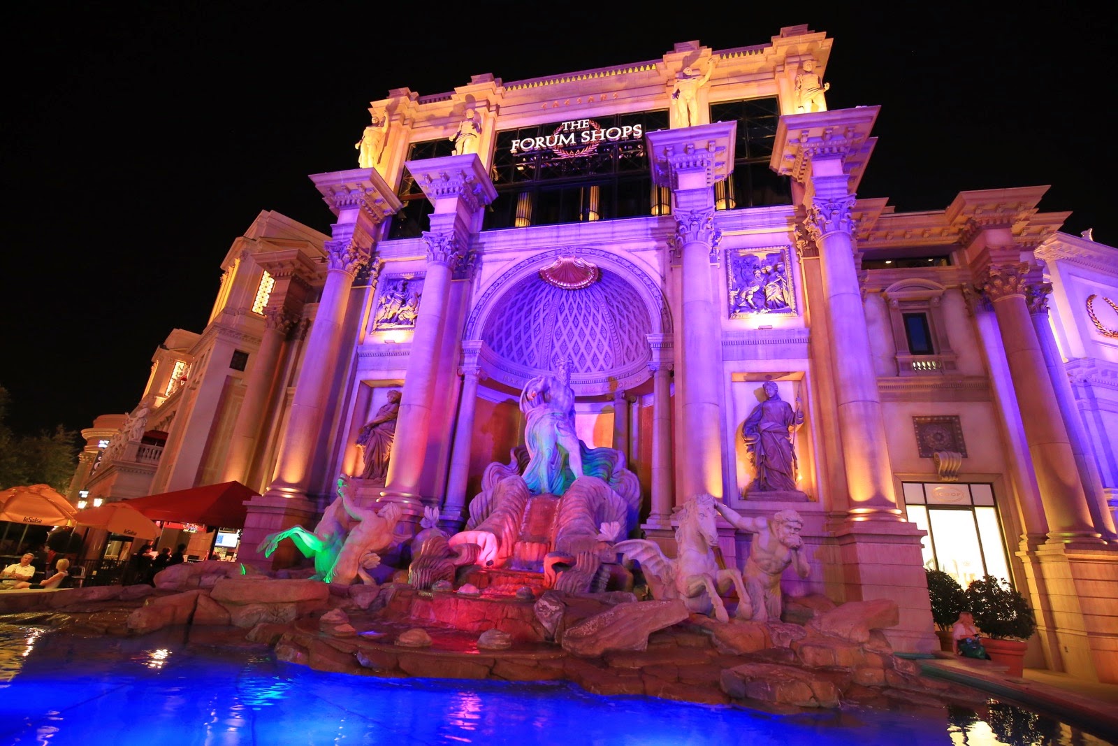 La fontaine illuminée du Caesars Palace