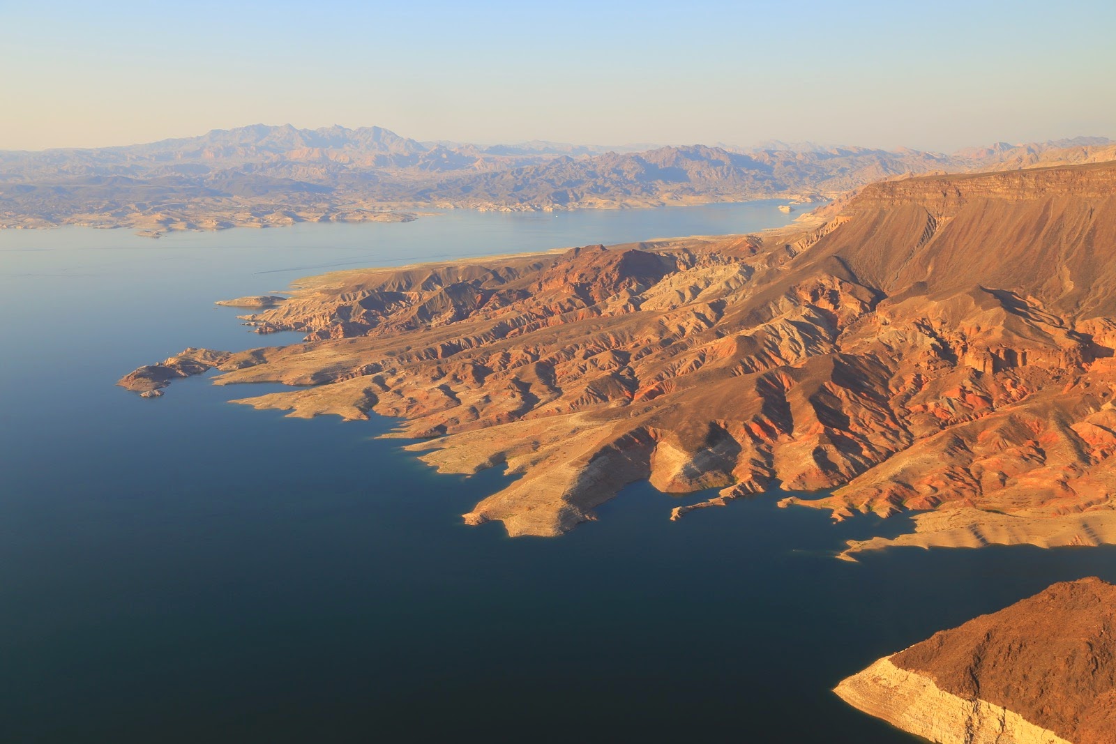 Le lac Mead vu d’hélicoptère