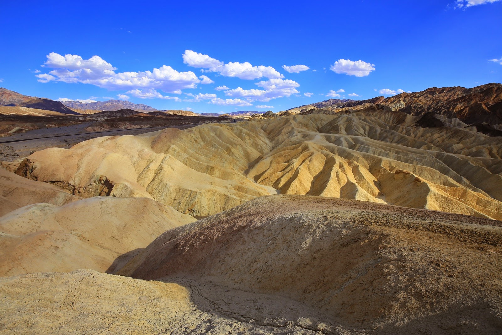 La mer de collines de Zabriskie Point