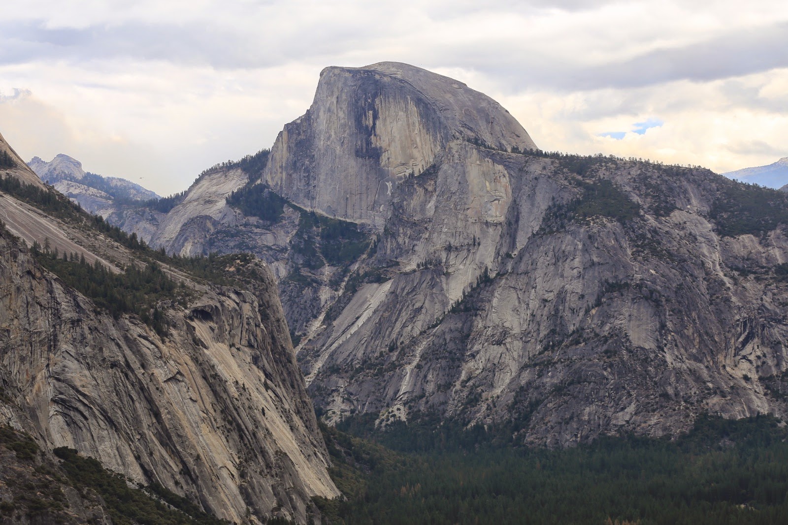 Le Half Dome vu depuis Columbia Rock