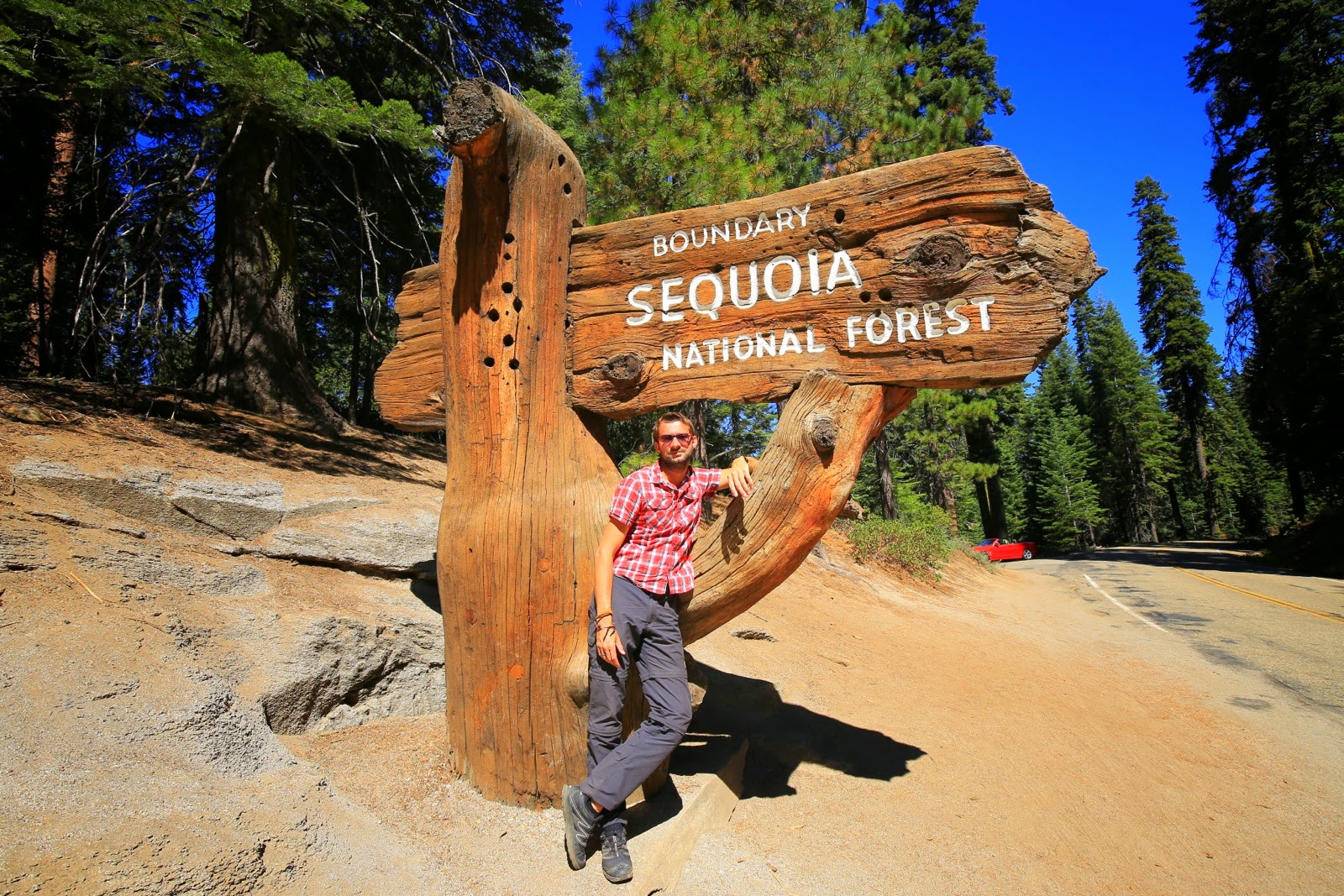Le panneau d’entrée du parc national de Sequoia