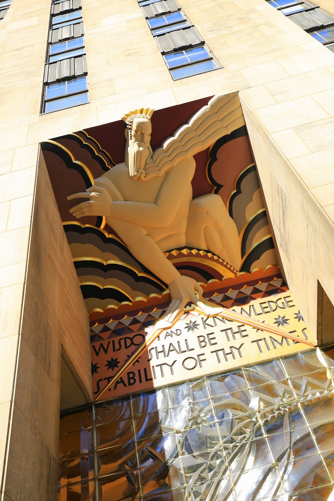 Le bas-relief Wisdom de Lee Lawrie