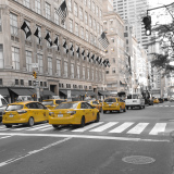Les yellow cabs sur une avenue de New York