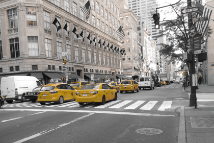 Les yellow cabs sur une avenue de New York