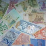 Billets de banque de différents pays, le budget de notre tour du monde