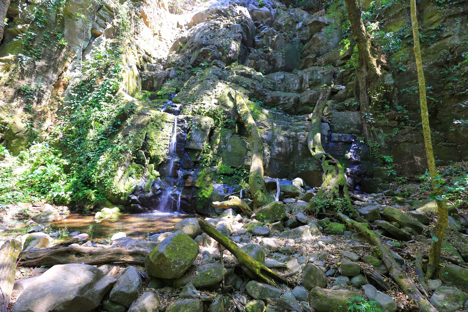 La cascade presque à sec au bout de la boucle