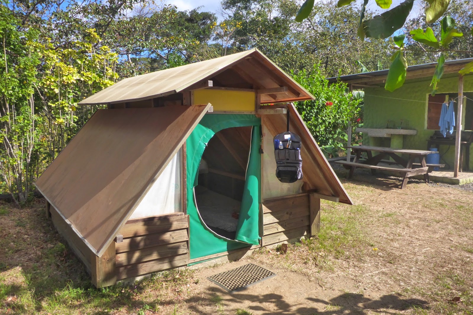 Notre tente en bois au camping El Sol Verde, au pied du Rincon de la Vieja
