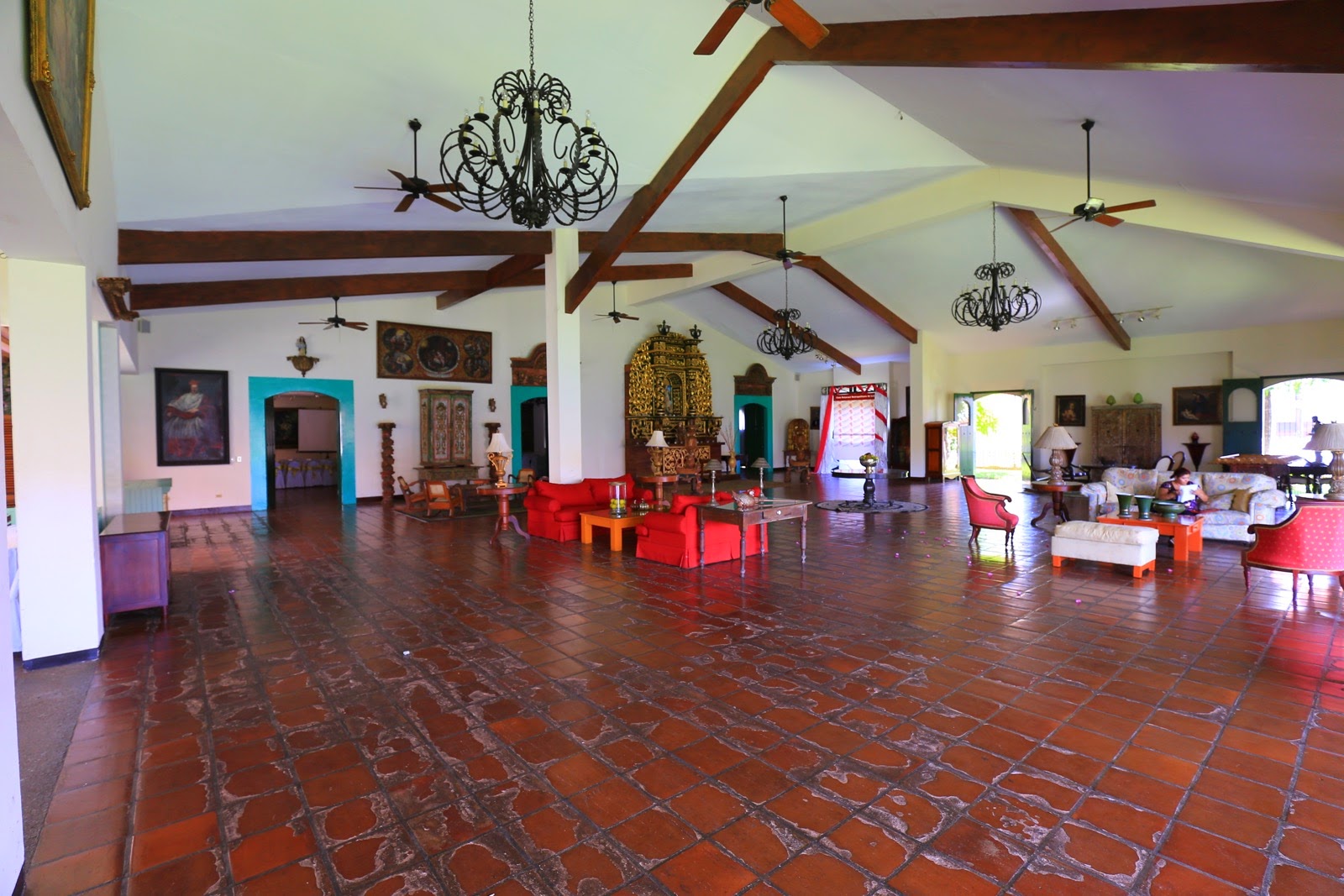 Hall restauré de l’ancien couvent devenu hôtel
