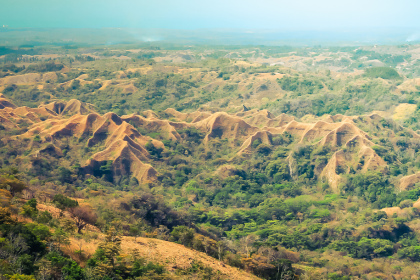 Collines dorées de la province de Coclé au Panama